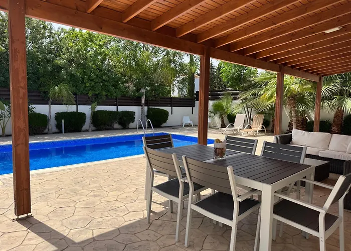 Sunset Agia Thekla ヴィラ